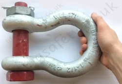 G2130 17 Ton Shackle In Hand