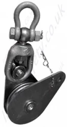 Heavy duty snatch block for off-shore purposes with stud shackle